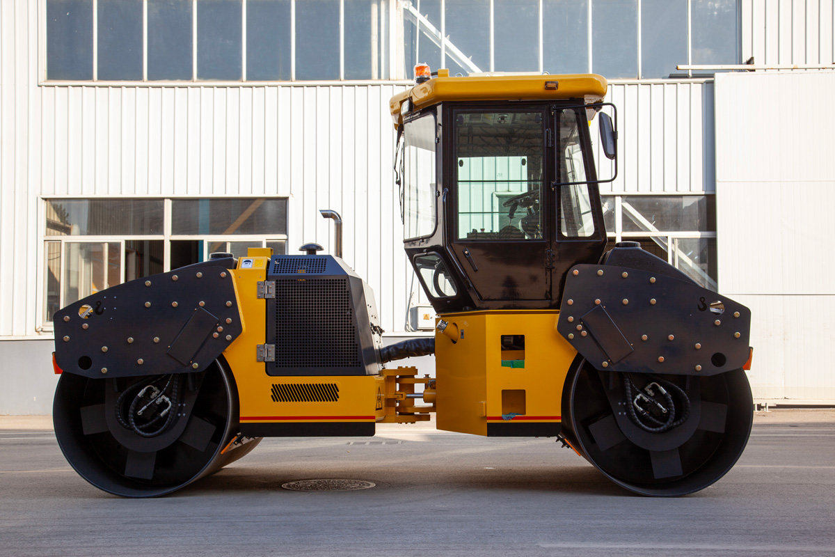 airport construction equipment