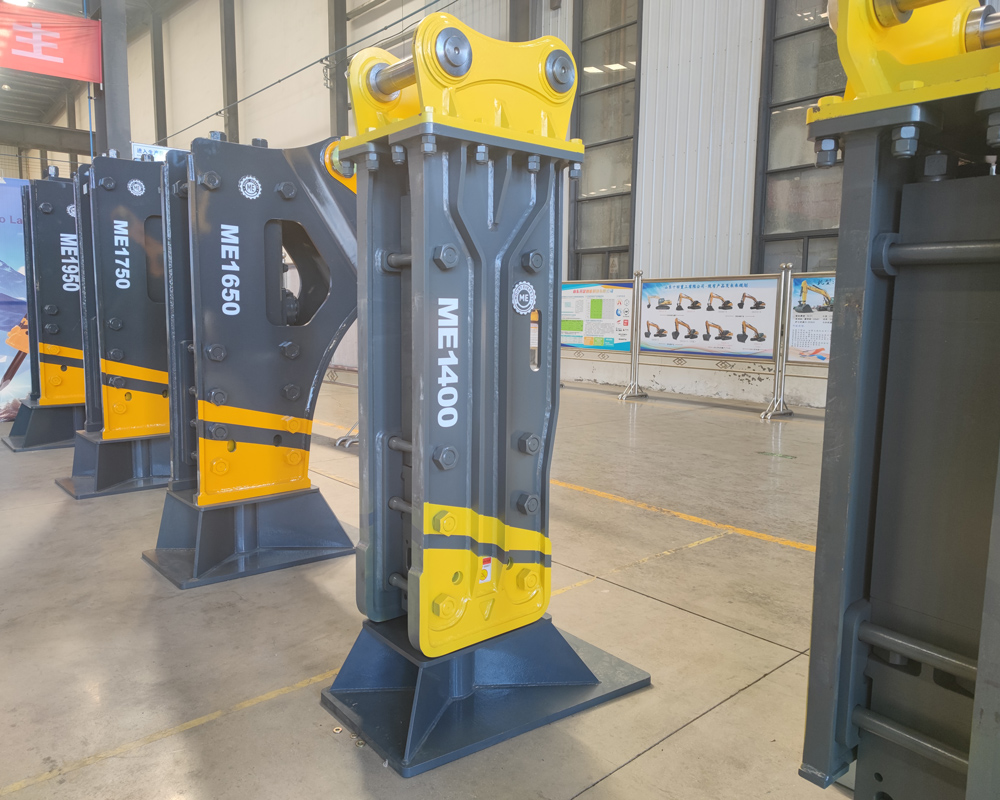 ME1400 hydraulic breaker