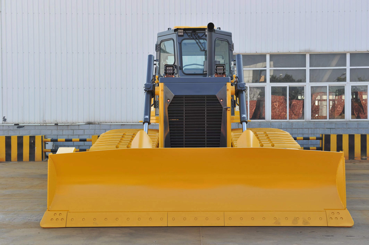 DH17 bulldozer chassis and track system detail photo