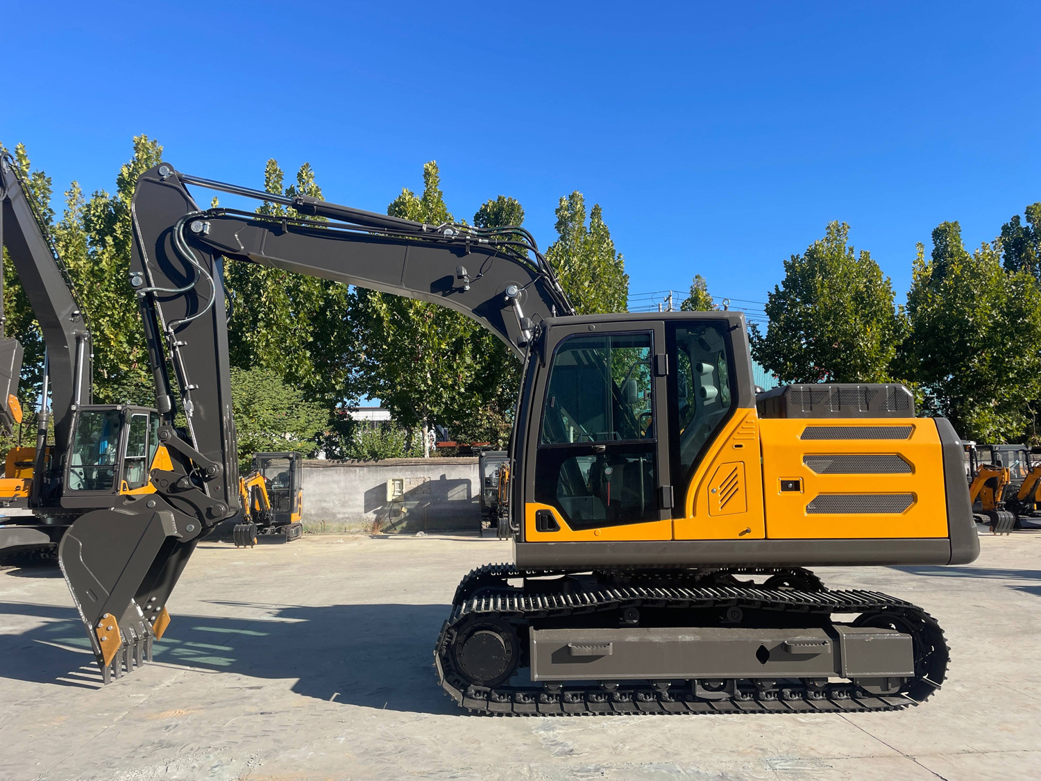 SH150 Medium Excavator