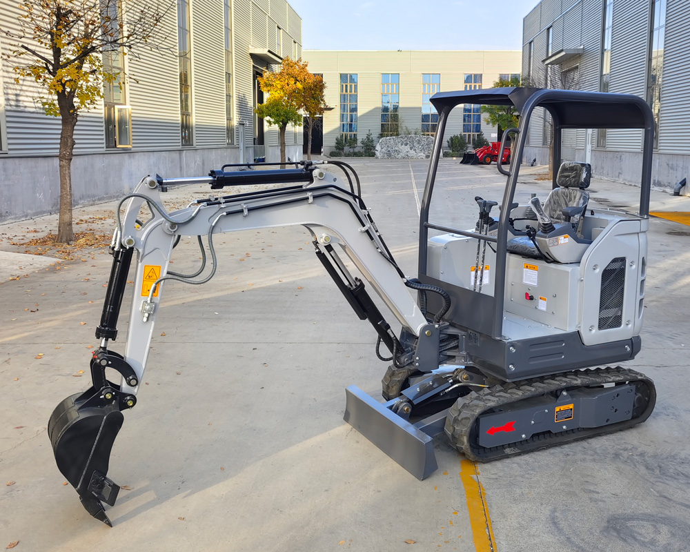 24.2 HP Laidong 385 excavator