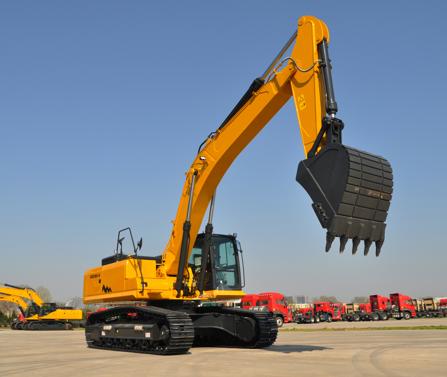SH380 Large excavator