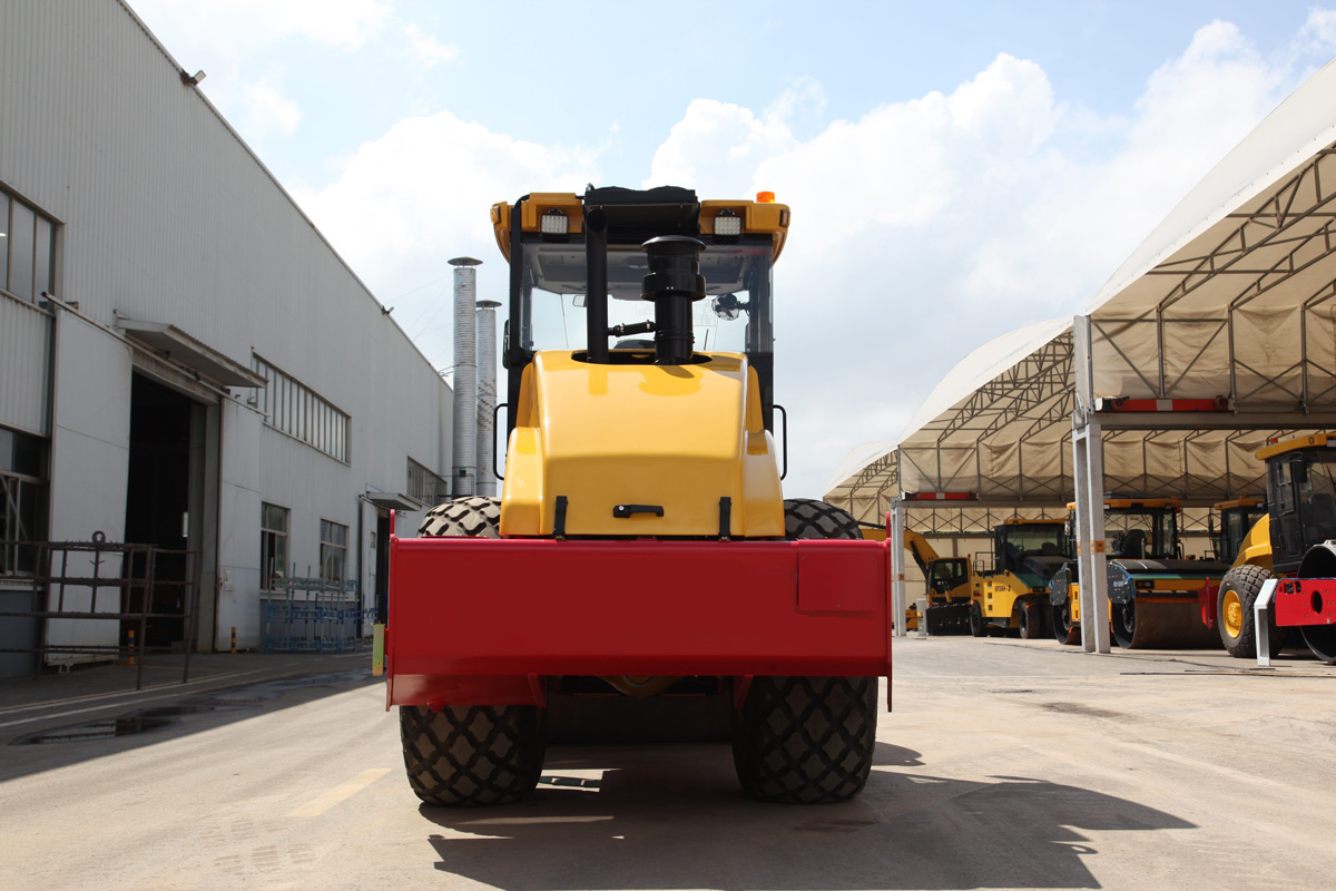 foundation compaction machinery