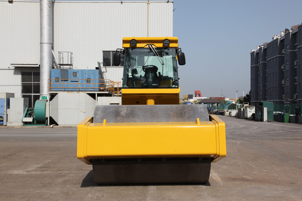 370HP vibratory roller