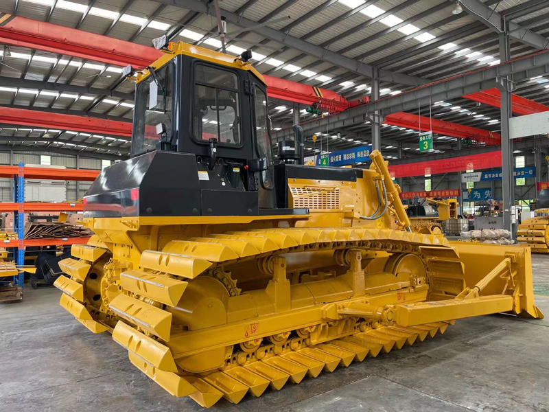 SD16 bulldozer front view heavy equipment