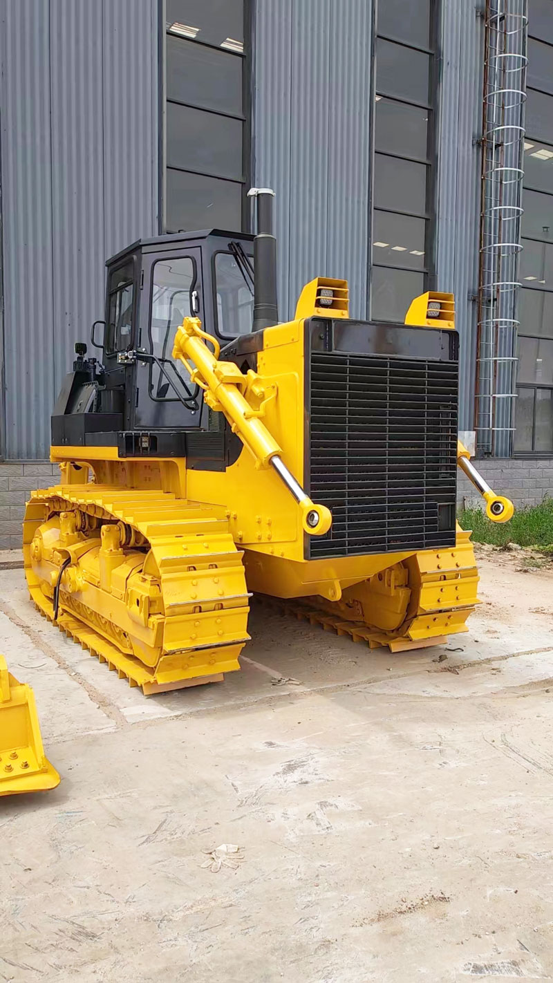 SD26 Bulldozer with three-shank ripper