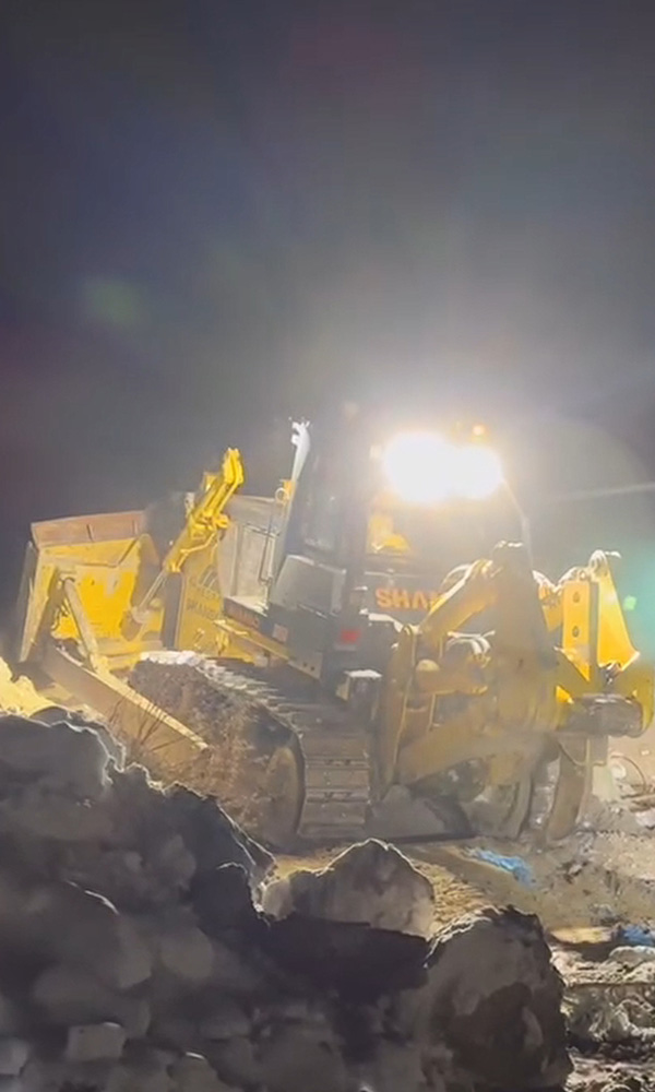 SD32 works in extremely cold environment in Yaku