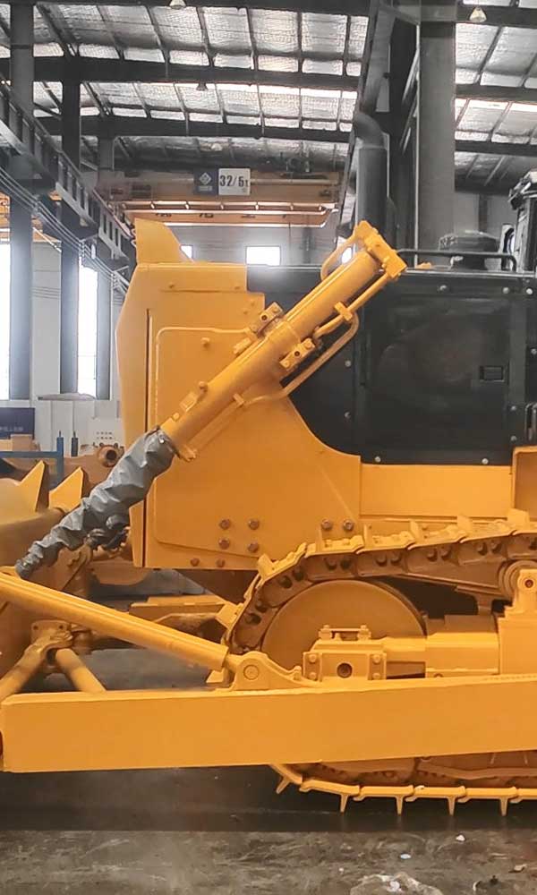 2025061602-Chinese bulldozer factory