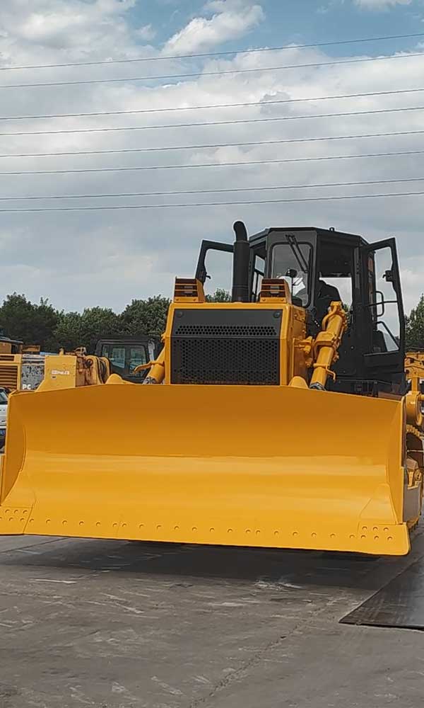 2025061606-Chinese bulldozer factory