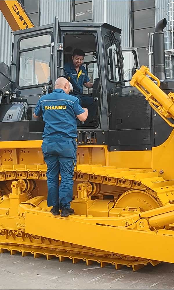 2025061609-Chinese bulldozer factory